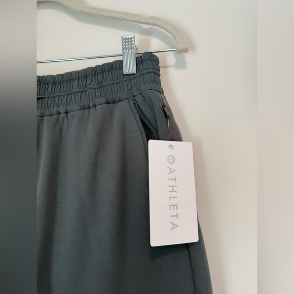 Athleta Triumph Hybrid Wide Leg Crop Bali Green size S, NWT - Picture 3 of 8